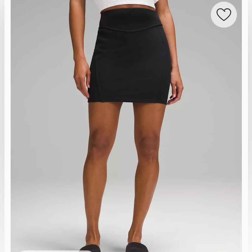 Lululemon Scuba HR Mini Skirt in Black Size Large
